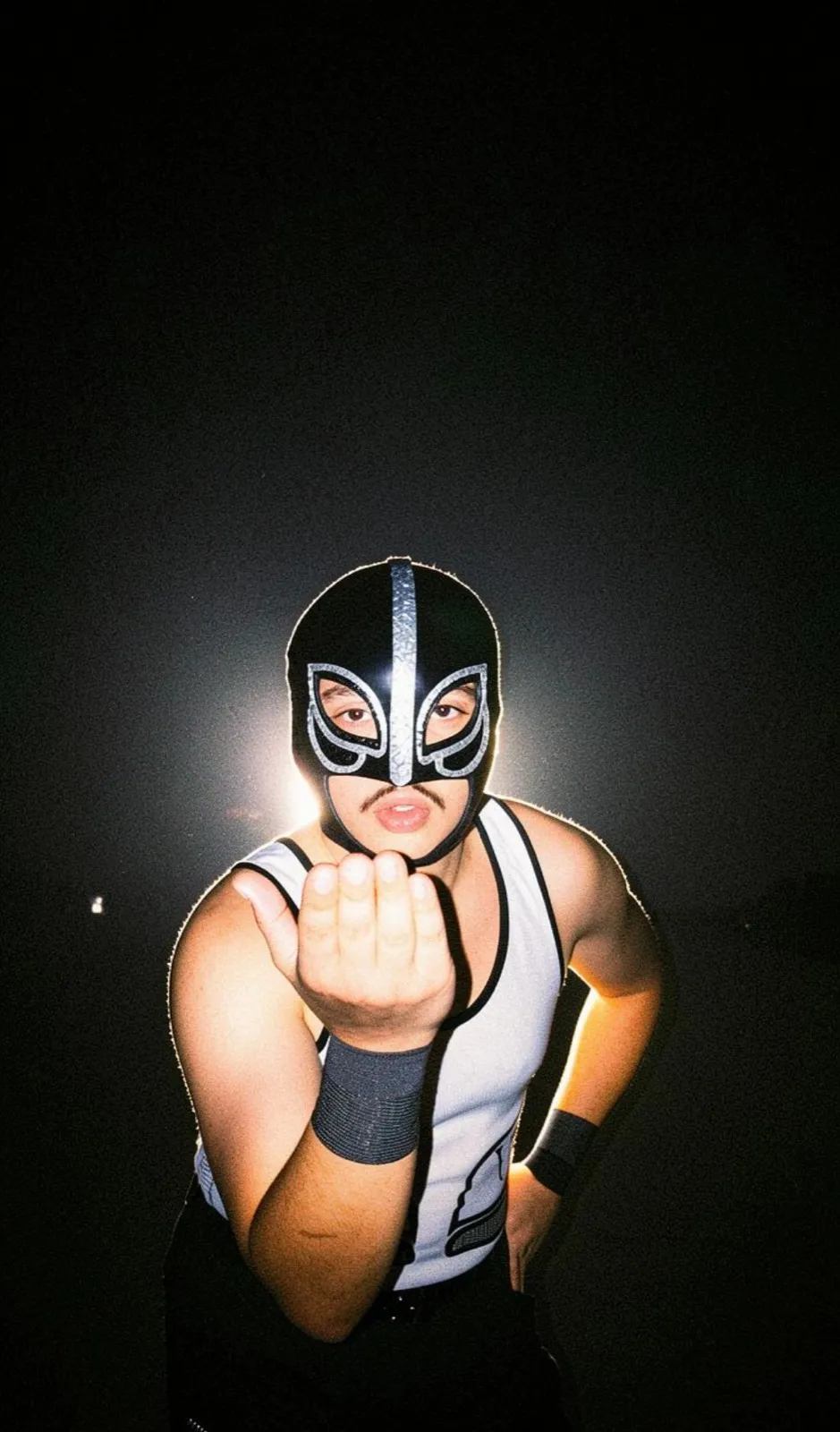 El Godindo at an IDPW show