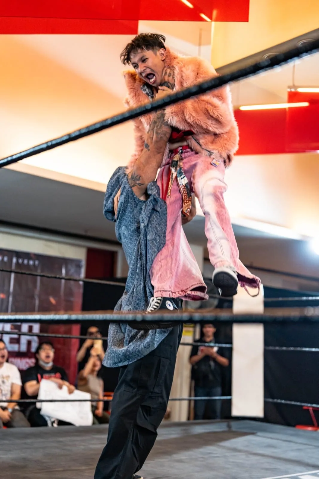 Joe Muscle at an IDPW show