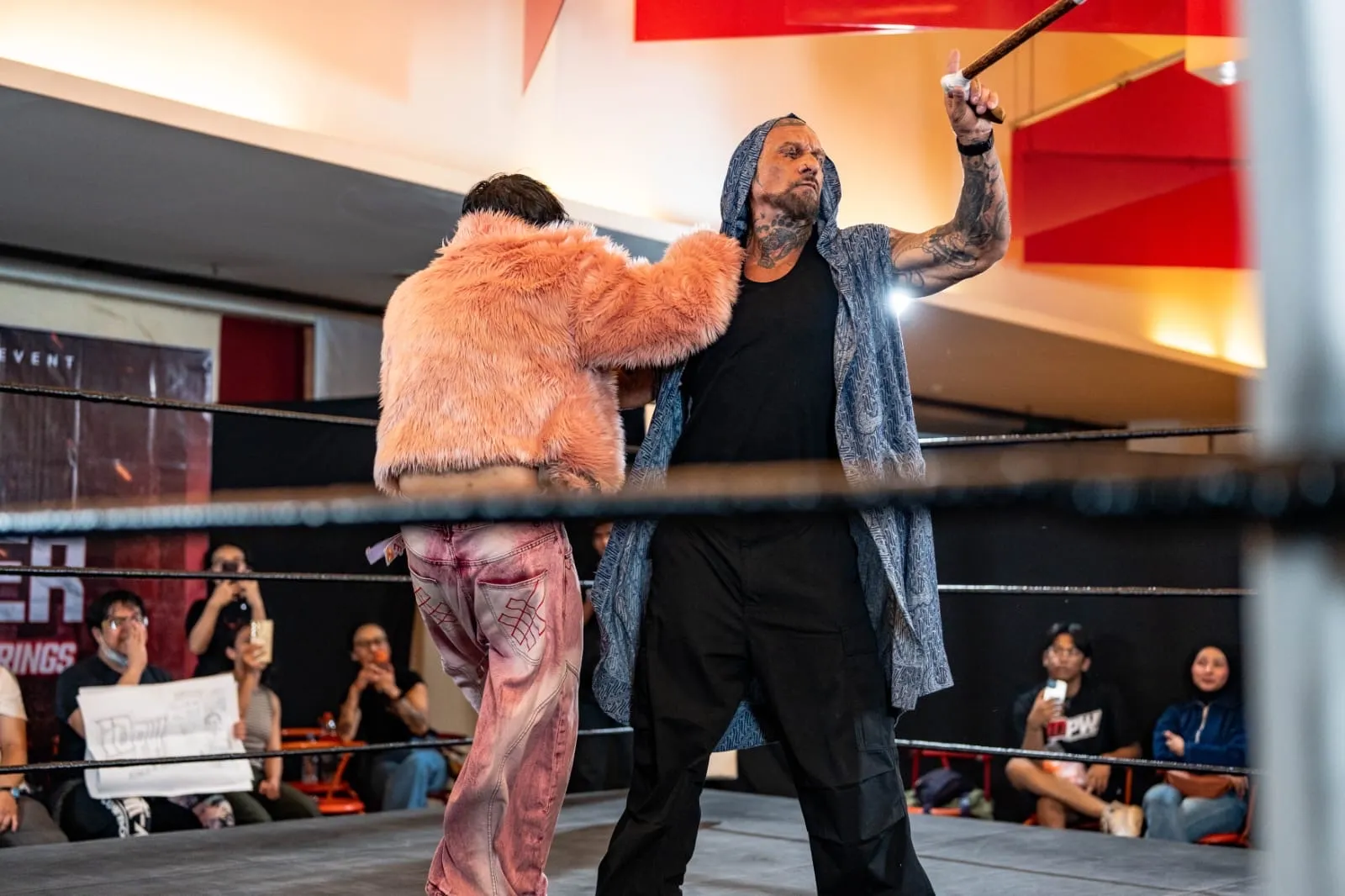 Joe Muscle at an IDPW show
