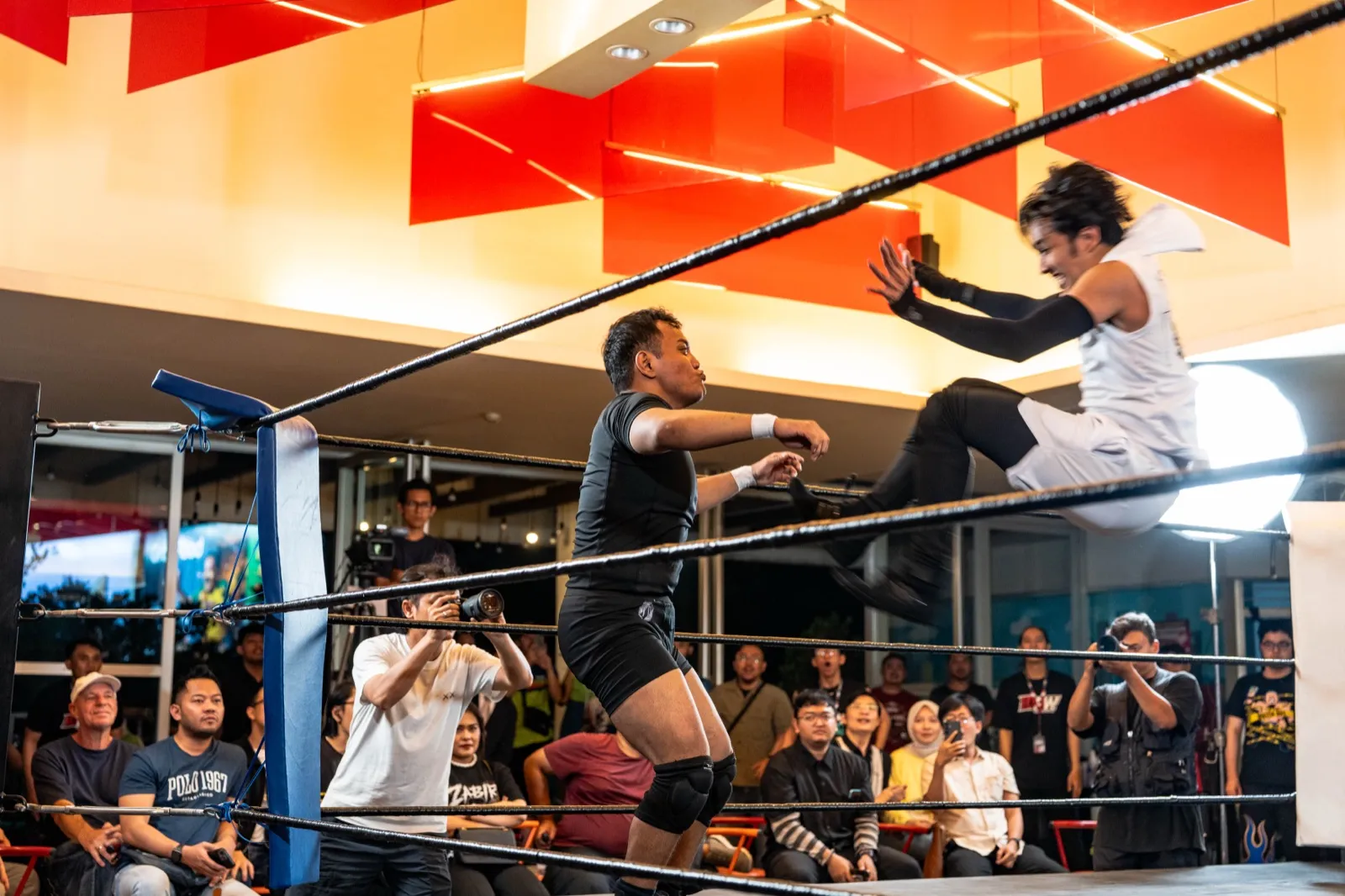 Kresna at an IDPW show