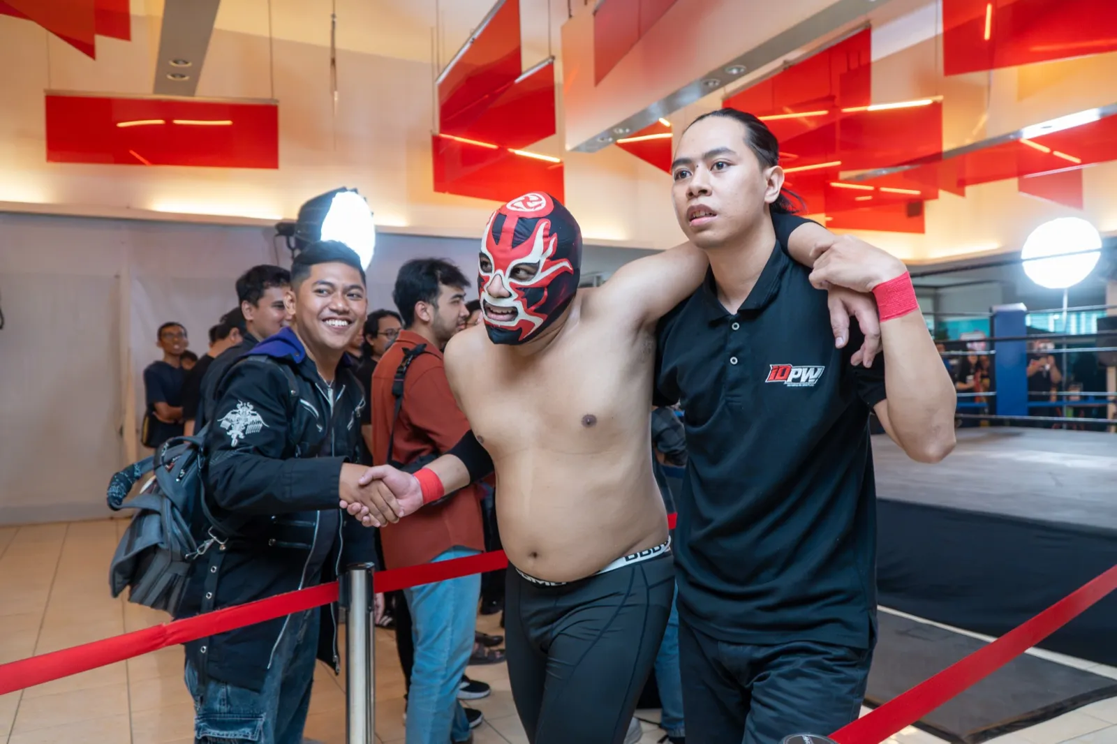 Luminar at an IDPW show