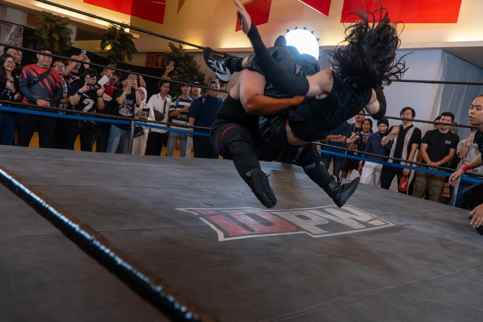 Omar at an IDPW show