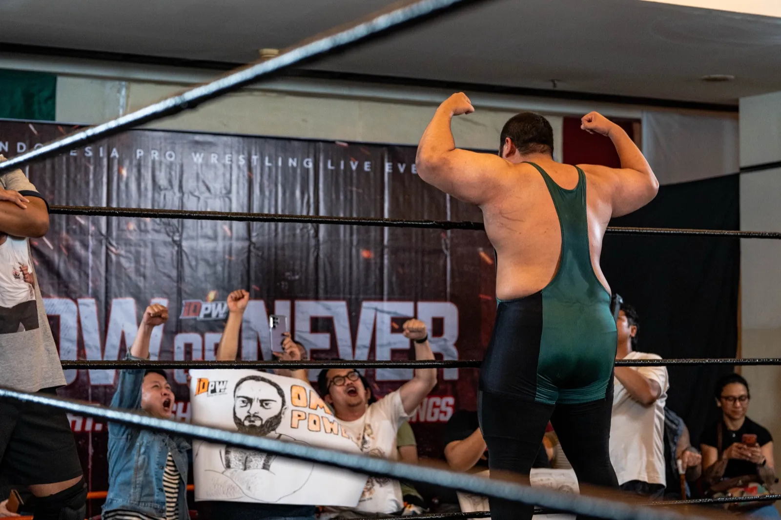 Omar at an IDPW show